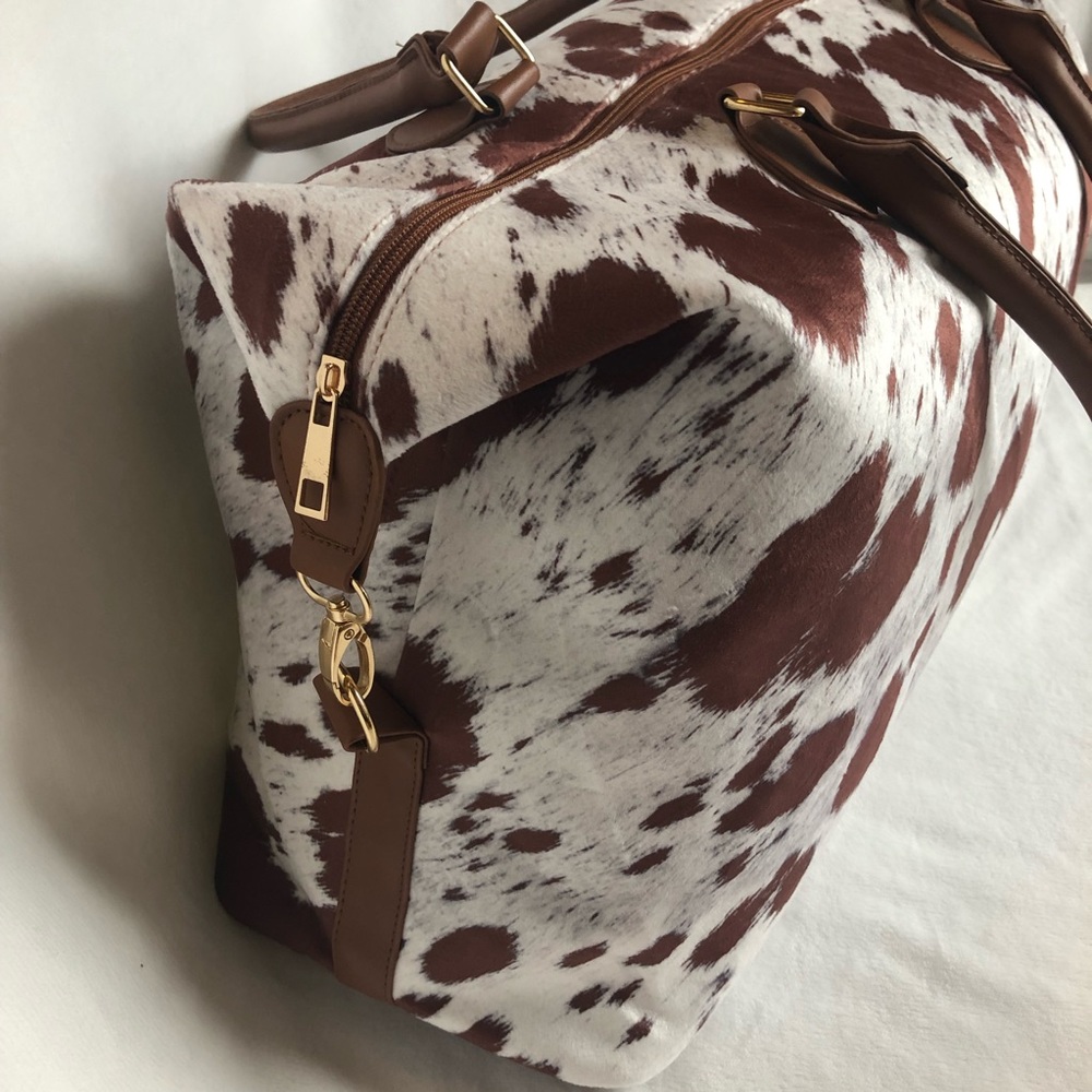 Best Seller ⭐️ Cow Fur and Faux Leather Weekender - Picture 3 of 8